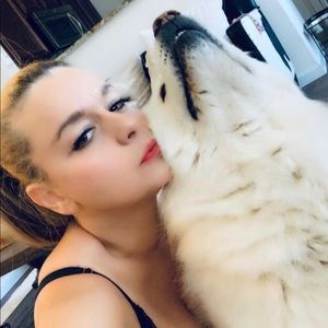 Meet your Posher, Debora